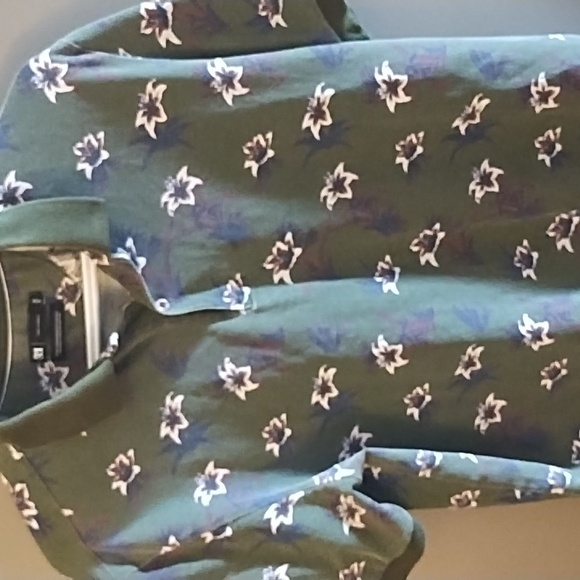 Le31  olive Green Men's Polo (size med) - Picture 4 of 4